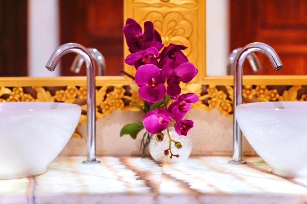 Kj Hotel 4*